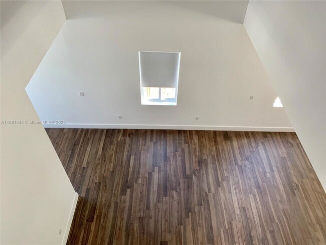 Building Photo - 2852 SW 32nd Ct