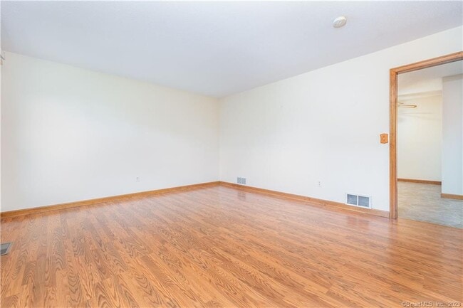 Building Photo - 113 Brandegee Ln