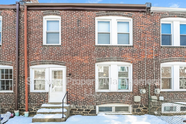 Building Photo - 8 W 8th St