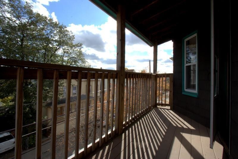 Building Photo - 53 Hinckley St