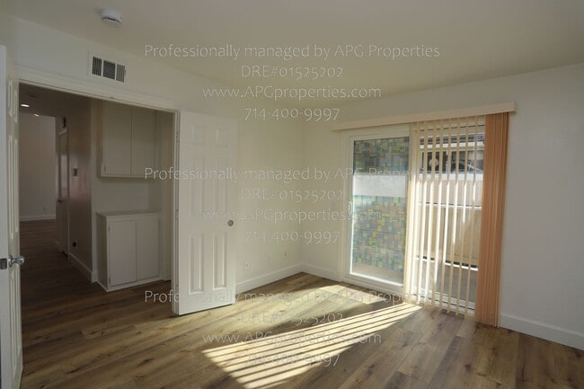 Building Photo - 7704 Elmdale Way