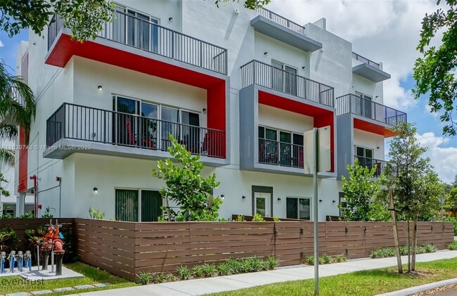 Building Photo - 1813 Madison St