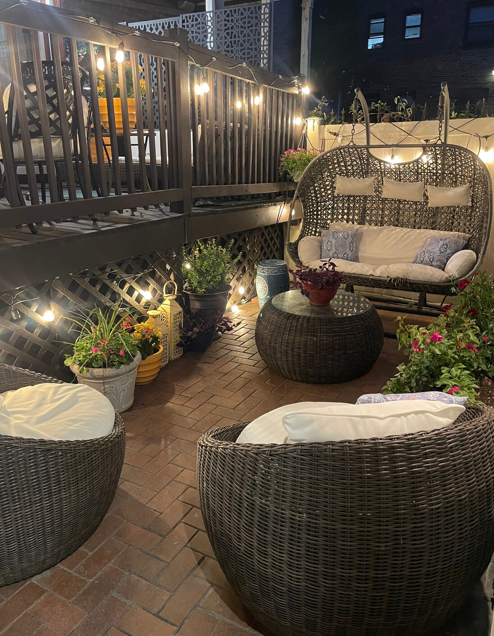 Patio - 656 E 50th Pl