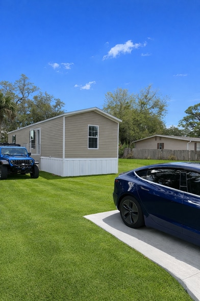 Building Photo - 6475 Colony Park Dr