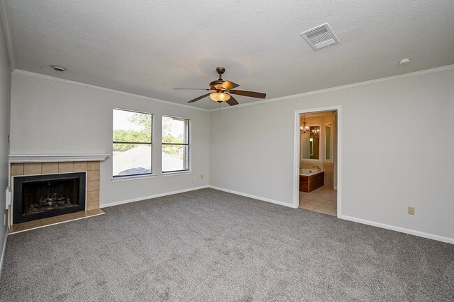 Building Photo - 12011 Autumn Creek Dr