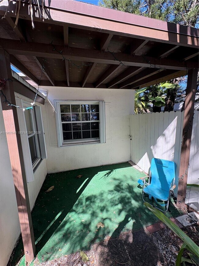 Building Photo - 1655 NE 175th St