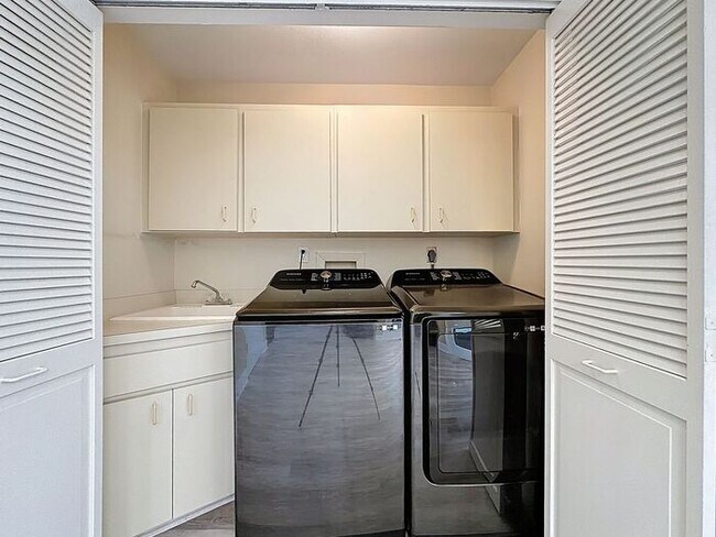 Building Photo - Exquisite Lake County Home with Lake Harris Views