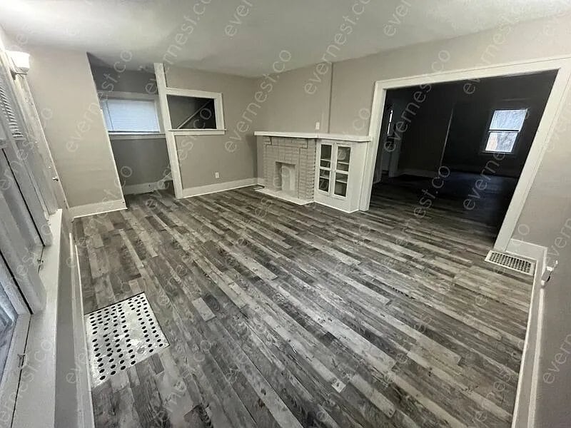 Building Photo - 3633 Almeda Dr