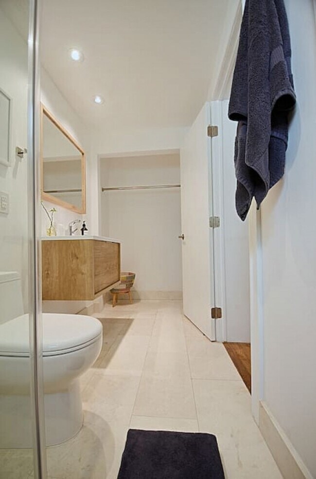 Building Photo - 40 Phoenetia Ave