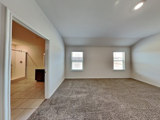 Building Photo - 2909 Menguita St