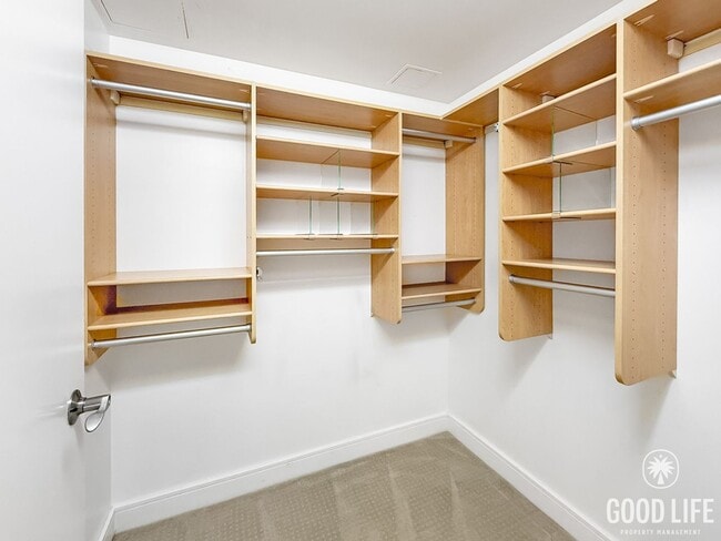 Building Photo - Downtown Luxury Living – 2B/2BA Condo with City Views!