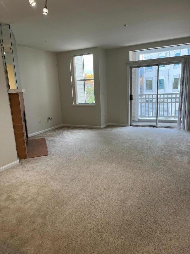 Building Photo - 550 Ortega Ave