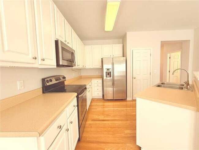 Building Photo - 1833 Willow Branch Ln