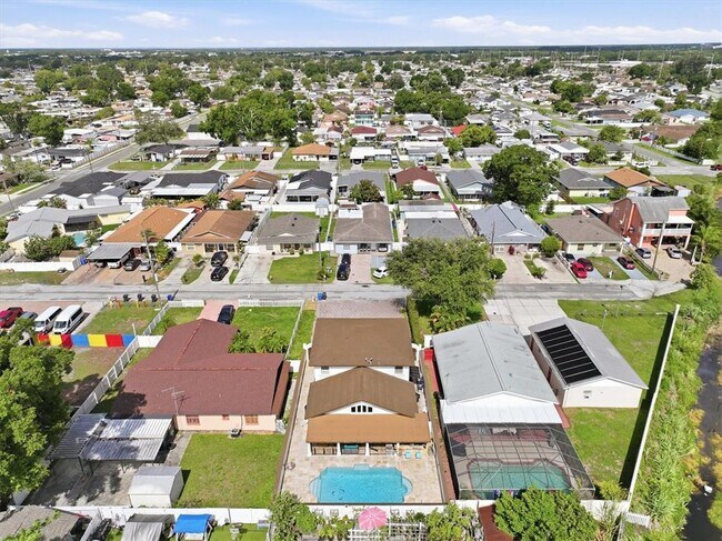 Building Photo - 6611 N Hale Ave