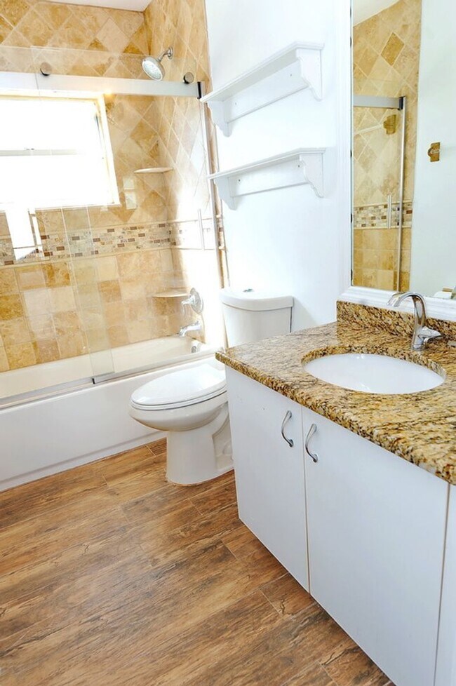 Building Photo - ANNUAL RENTAL: 3 Bedroom Single Family Home in North Naples