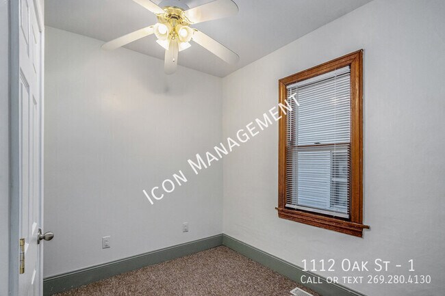Building Photo - 1112 Oak St