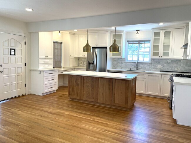 Building Photo - 2618 Spreckels Ln