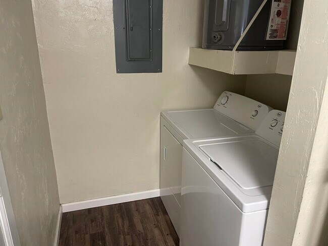 Building Photo - 2618 Old Bainbridge Rd