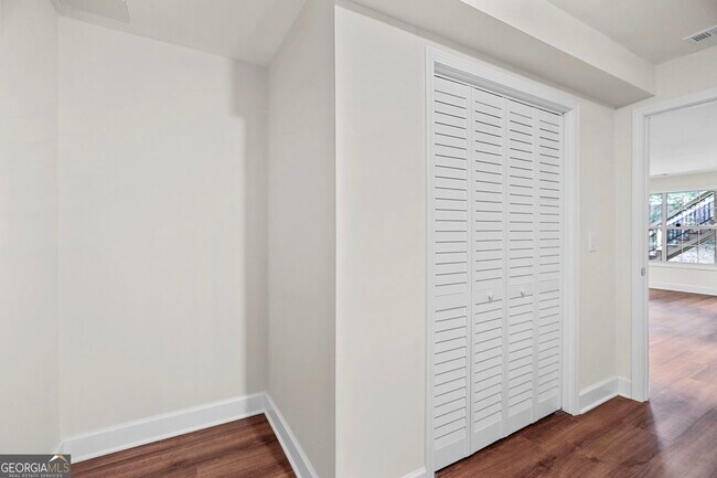 Building Photo - 1540 Bramlett Blvd