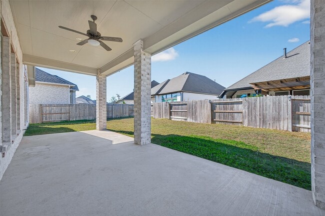 Building Photo - 15330 Legacy Pk Wy