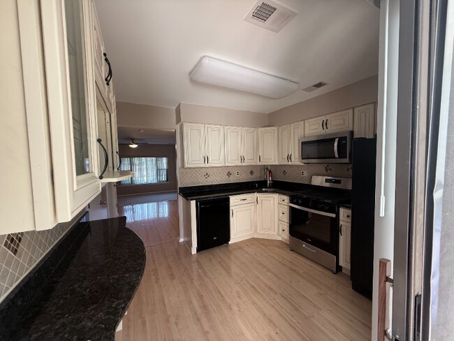 Building Photo - 21 Aspen Dr