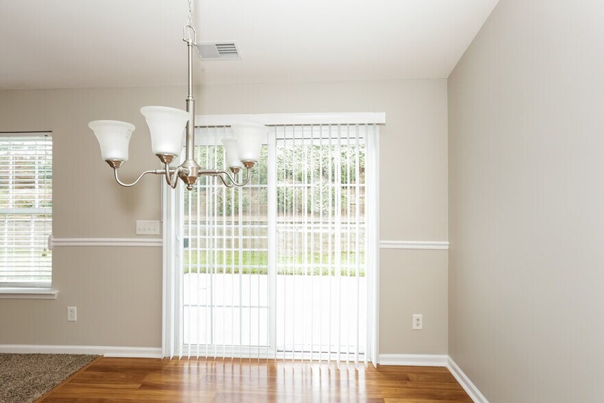 Building Photo - 5207 Hildreth Court