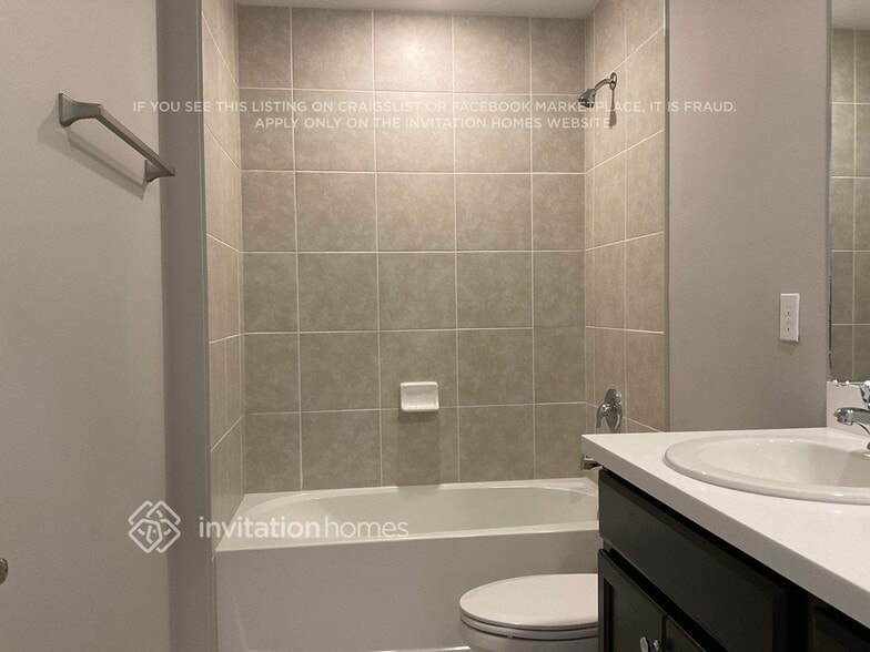 Building Photo - 228 Galicia St SW