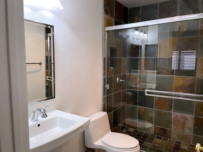 Building Photo - 5558 Sage Dr