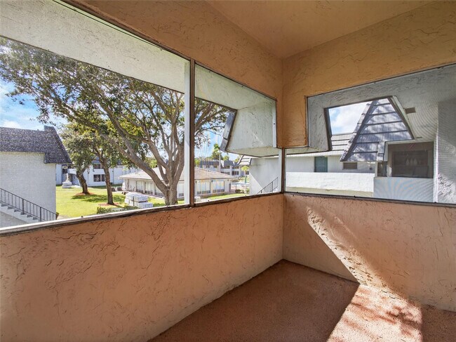 Building Photo - 8400 W Sample Rd