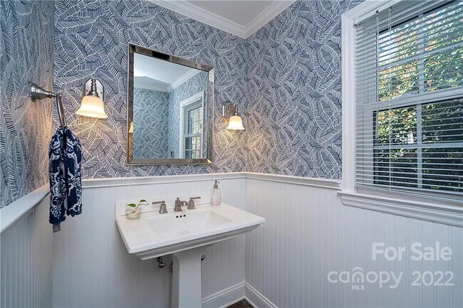 Building Photo - 1835 Manor Mill Rd