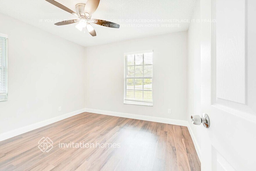 Building Photo - 7249 Laurel Hill Dr