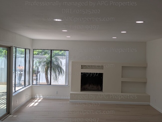Building Photo - 289 S Solomon Dr