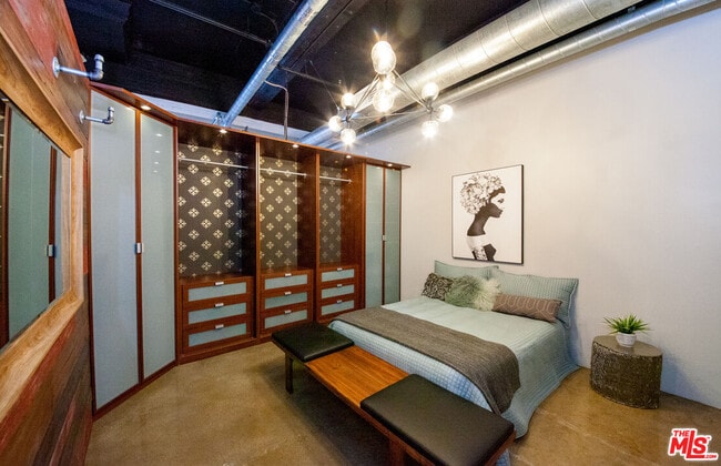 Building Photo - 530 Molino St