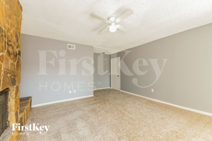 Building Photo - 2026 Aspen Ln
