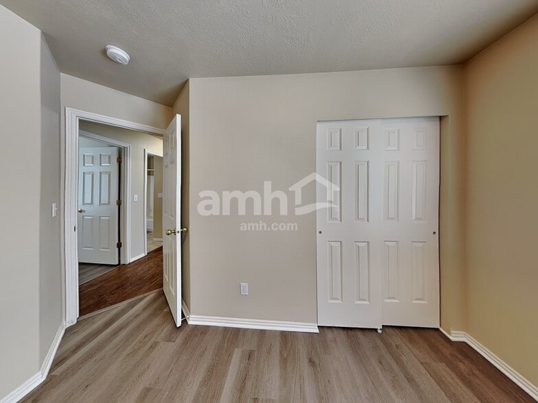 Building Photo - 11963 S Powder Cv