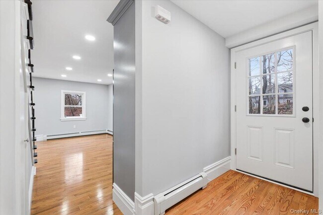 Building Photo - 66 Secor Rd