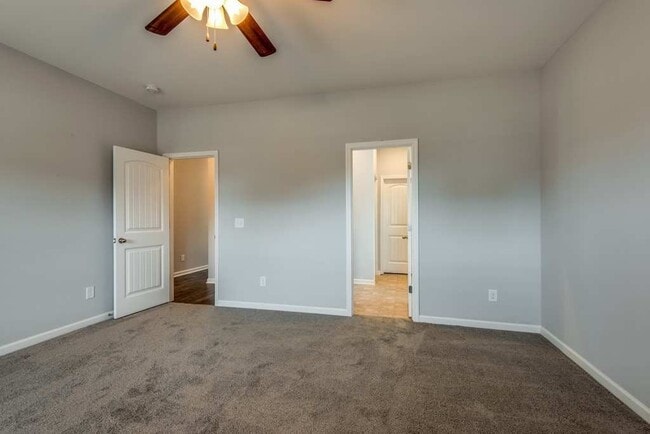 Building Photo - ***COMING SOON - 4 / 2 in Fairview Station...