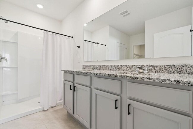 Building Photo - 5235 Mahogany Dr
