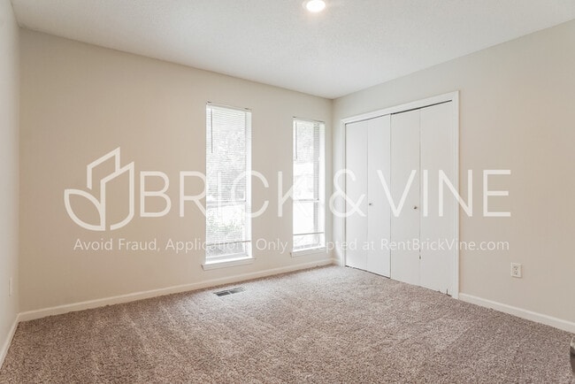 Building Photo - 2228 Cedarcrest Dr