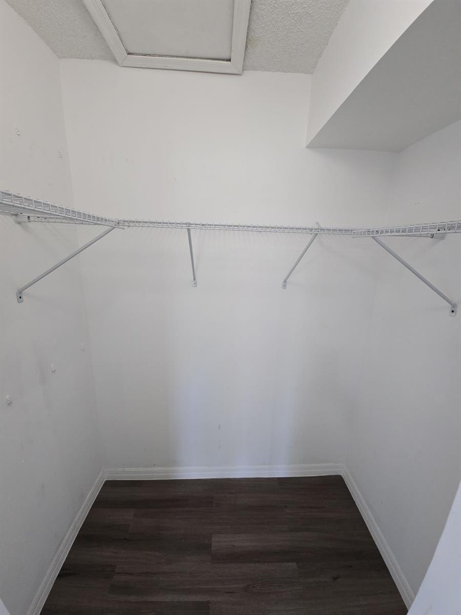 Building Photo - 12172 Saint Andrews Pl