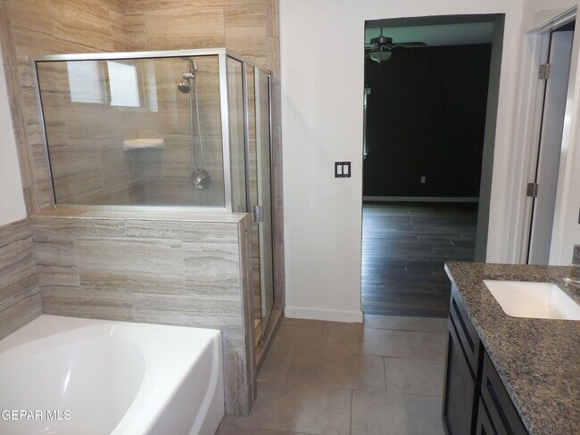 Building Photo - 12125 Mesquite River Dr