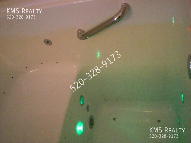 Building Photo - 14013 E Voss St