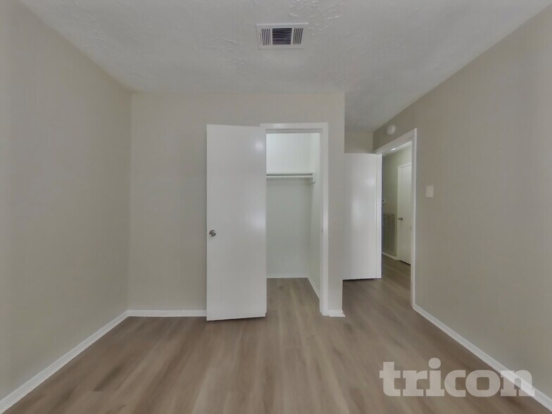 Building Photo - 4511 Burkegate Dr