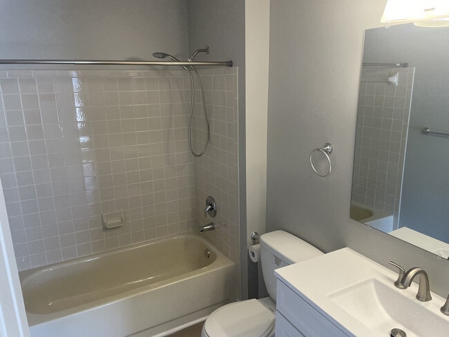 Building Photo - 8505 Paragon Ct