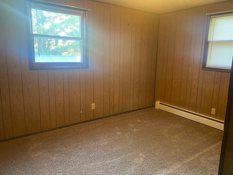 Building Photo - 326 Menomonee St