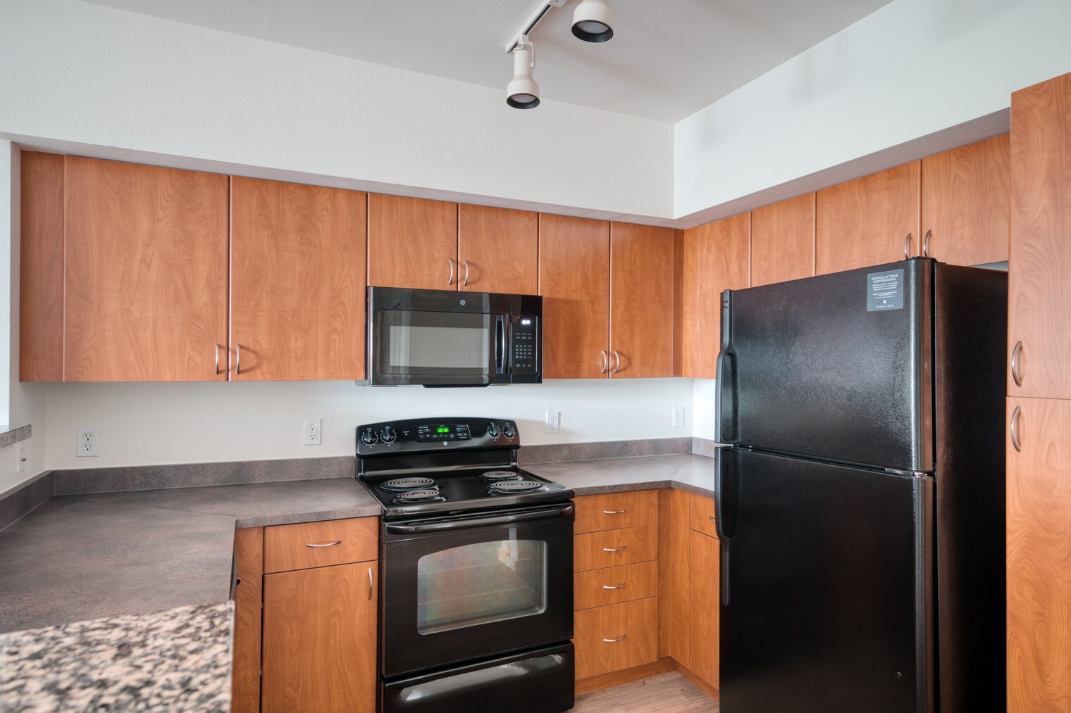 Building Photo - 10410 NE 2nd St