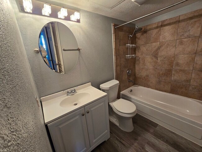 Building Photo - 1860 White Oak Dr