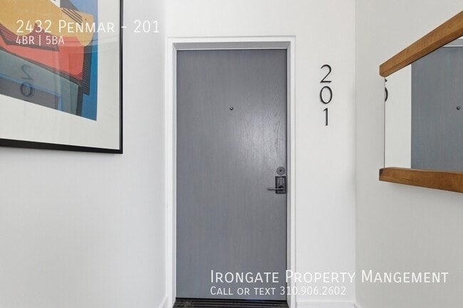 Building Photo - 2432 Penmar-201