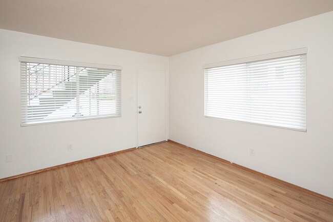 Building Photo - *OPEN HOUSE: 7/19 11:30AM-12:30PM* 1 BR wi...