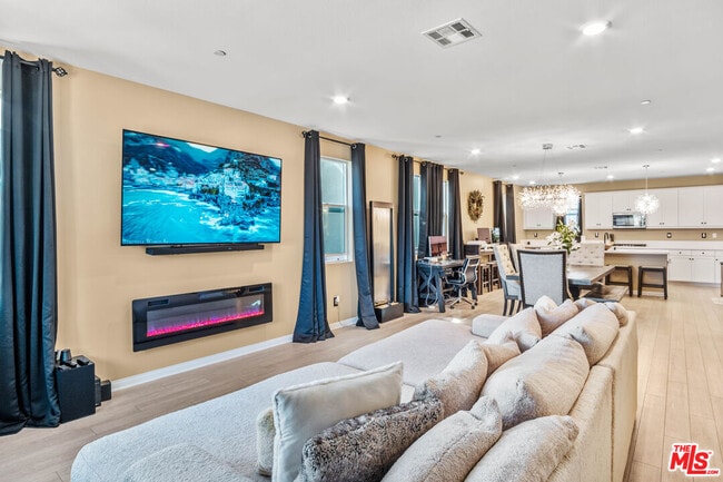 Building Photo - 720 Grace Ave